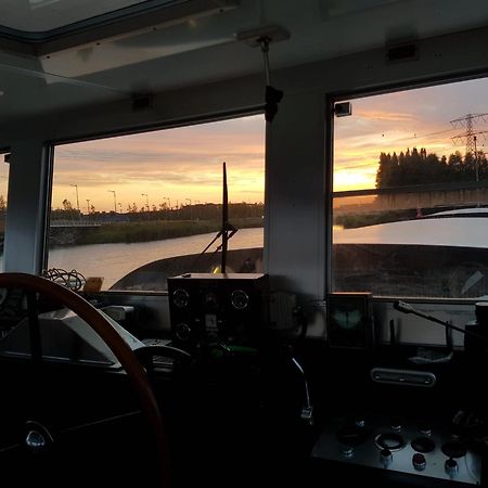 Euphrate Houseboat Hotel Amsterdam Bagian luar foto