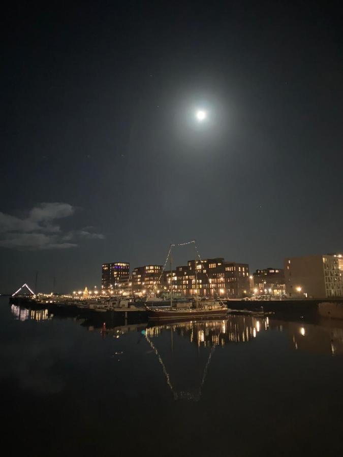 Euphrate Houseboat Hotel Amsterdam Bagian luar foto