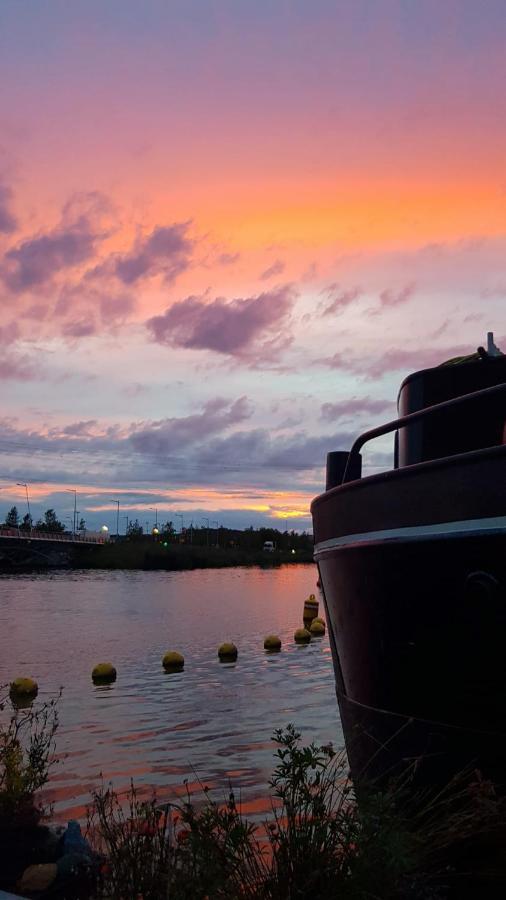Euphrate Houseboat Hotel Amsterdam Bagian luar foto