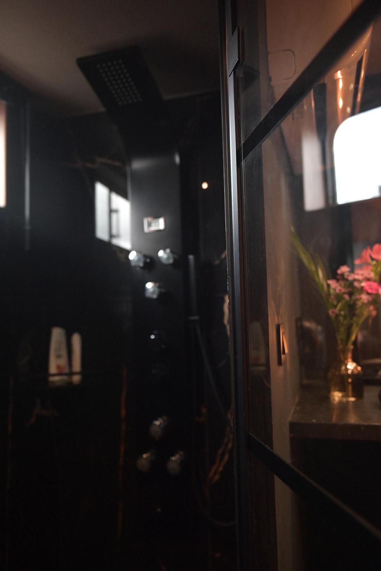 Euphrate Houseboat Hotel Amsterdam Bagian luar foto