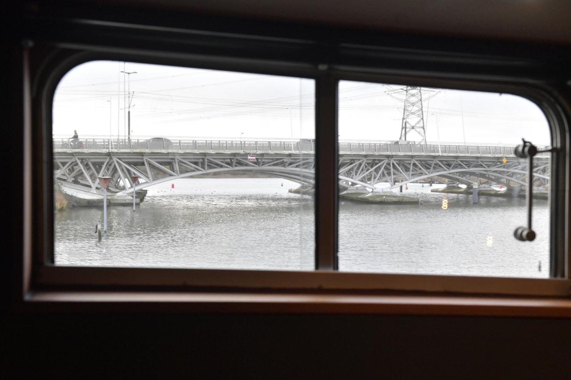 Euphrate Houseboat Hotel Amsterdam Bagian luar foto